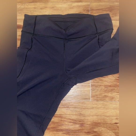 Lululemon Time to Sweat High Rise Crop 22” Black Size 12 - Picture 4 of 8